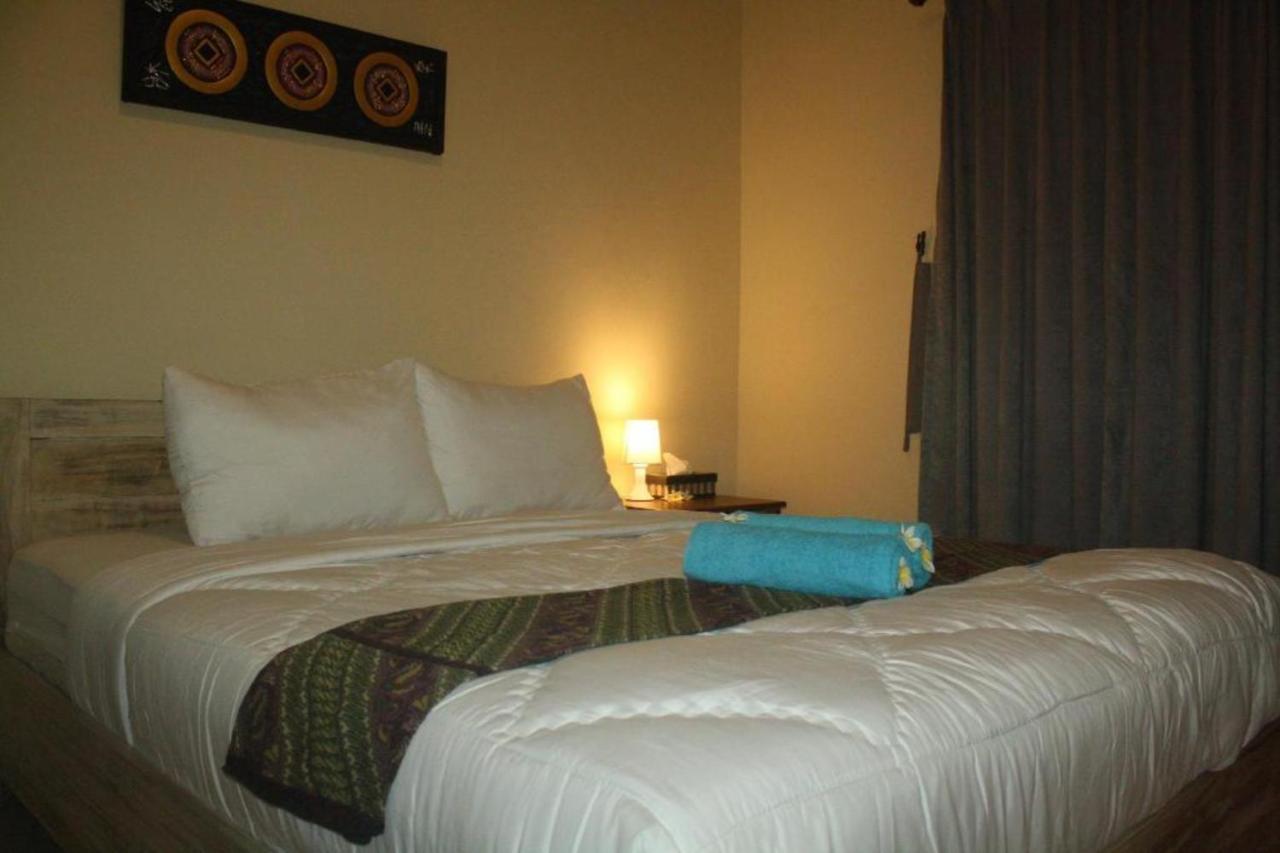 Oyo Flagship 91237 Ratu Guest House Kedunganan Kültér fotó