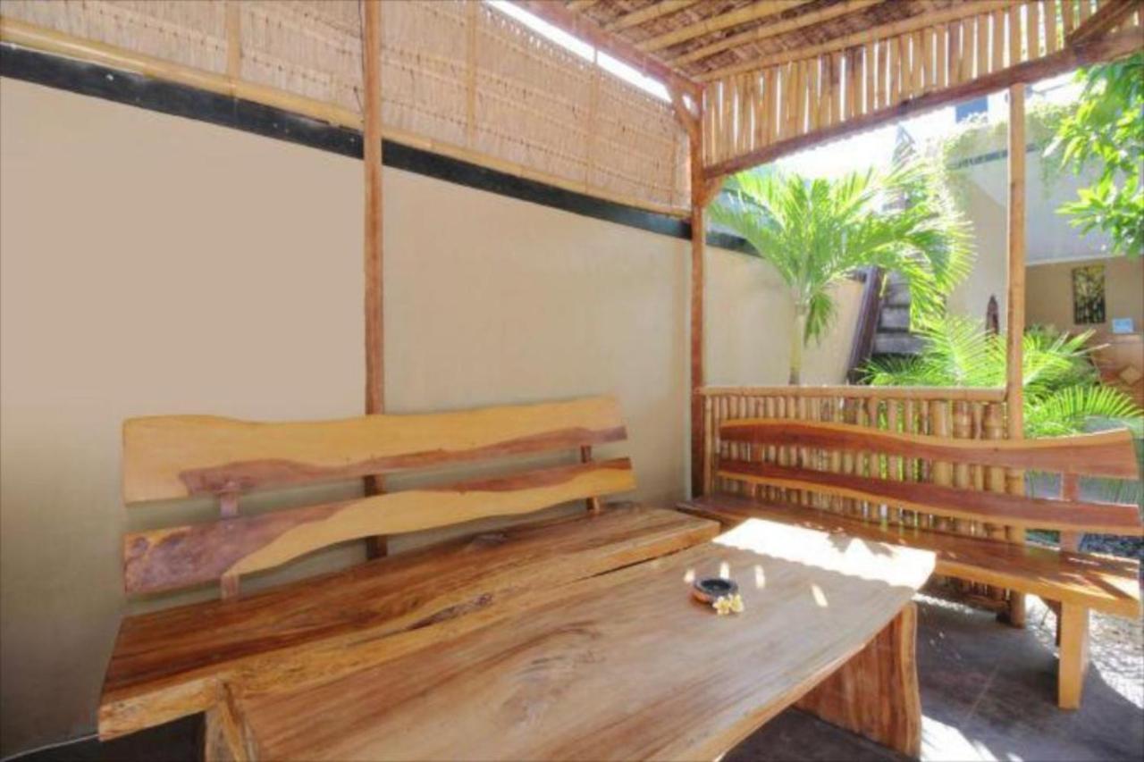 Oyo Flagship 91237 Ratu Guest House Kedunganan Kültér fotó